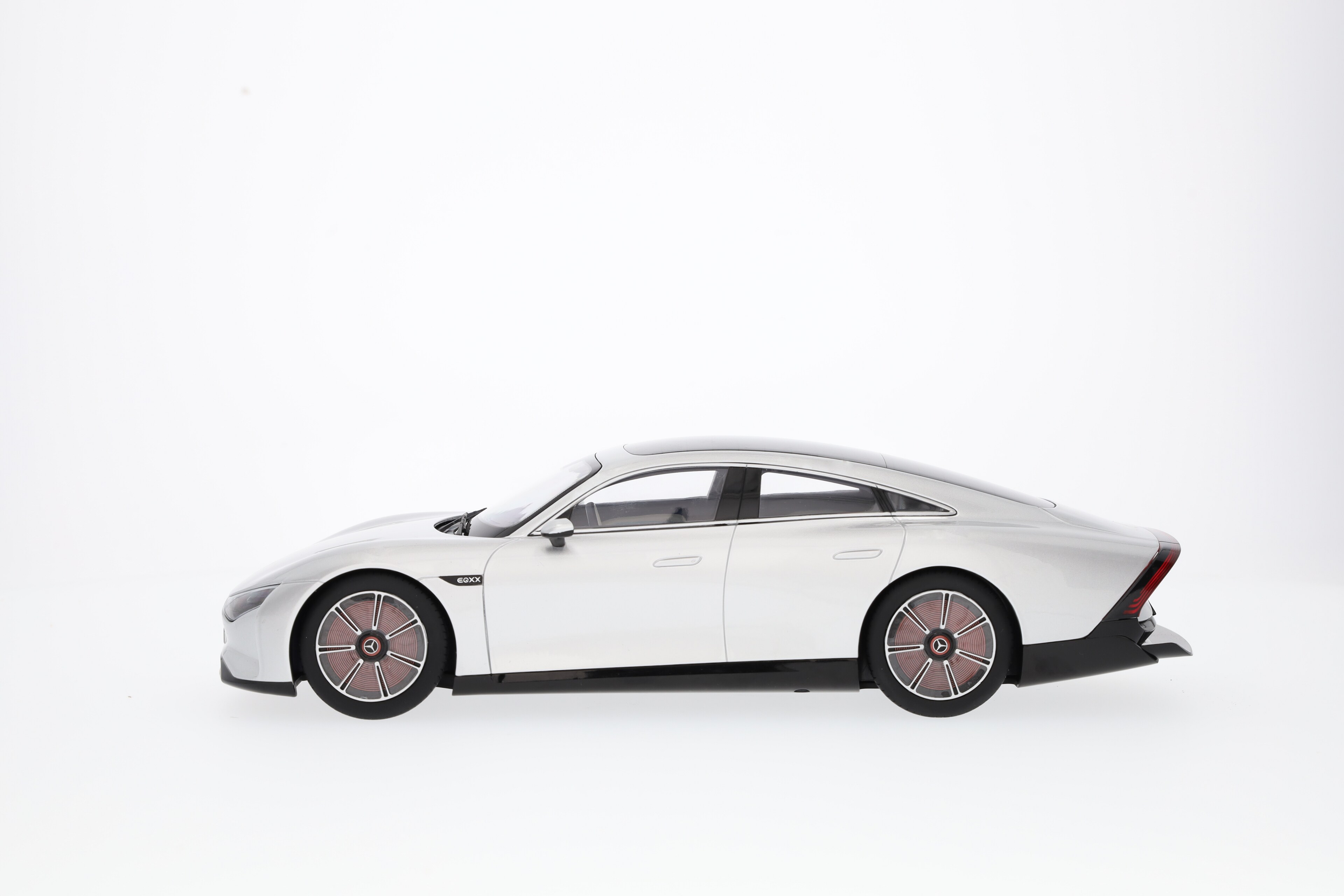 Vision EQXX, Showcar silber alubeam, NZG, 1:18