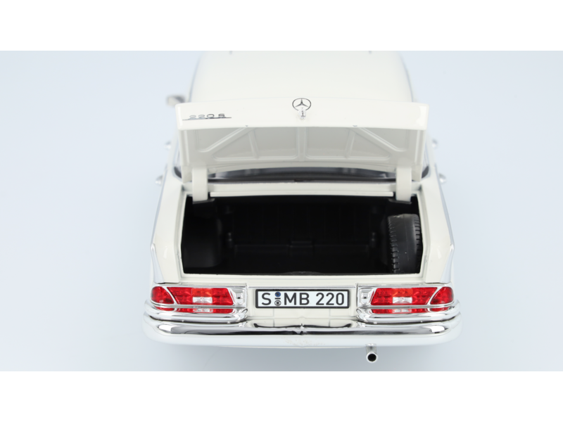 220 S W 111 (1959-1965) weißgrau, Norev, 1:18