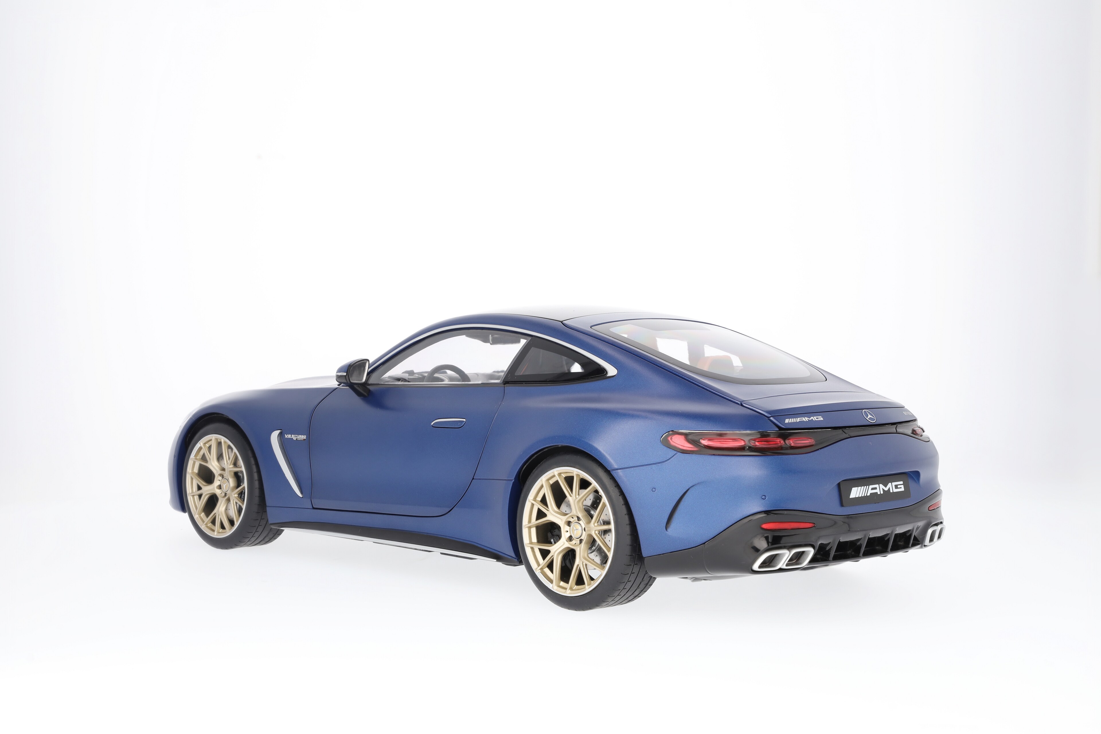 Mercedes-AMG GT 63 4MATIC+ MANUFAKTUR spektralblau magno, 1:12