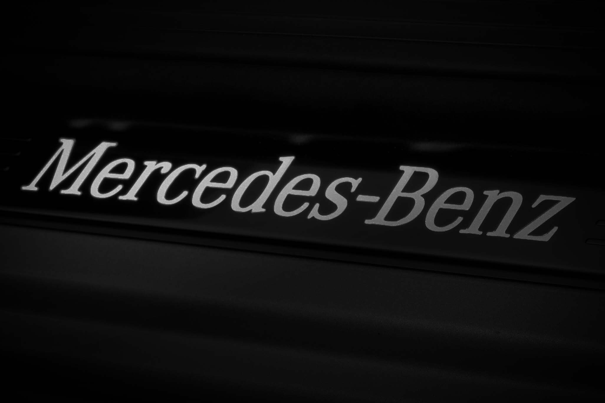 Mercedes-Benz - Abdeckschiene