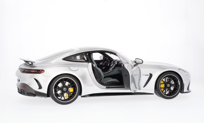 Mercedes-AMG GT 63 4MATIC+ hightechsilber, 1:12