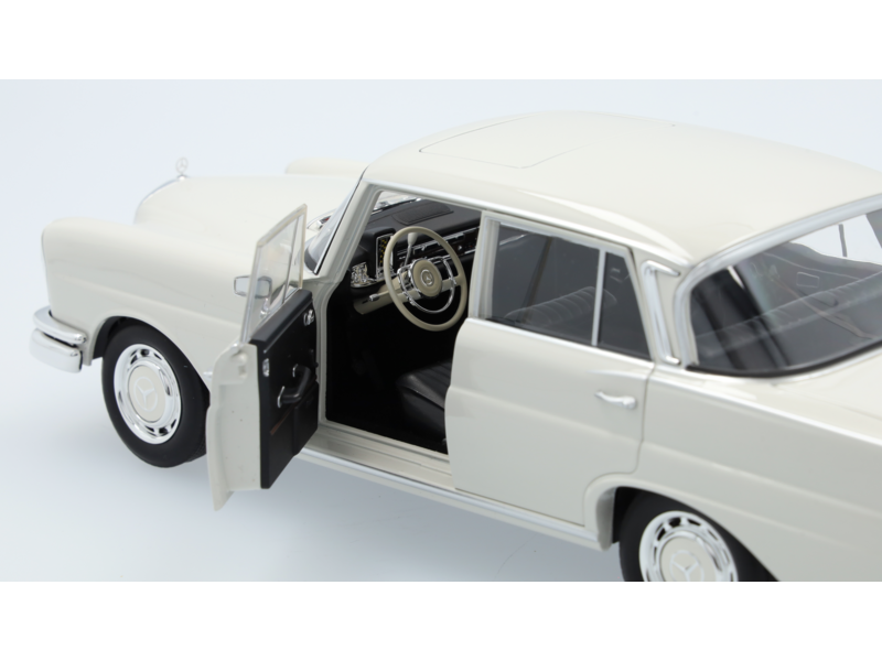 220 S W 111 (1959-1965) weißgrau, Norev, 1:18