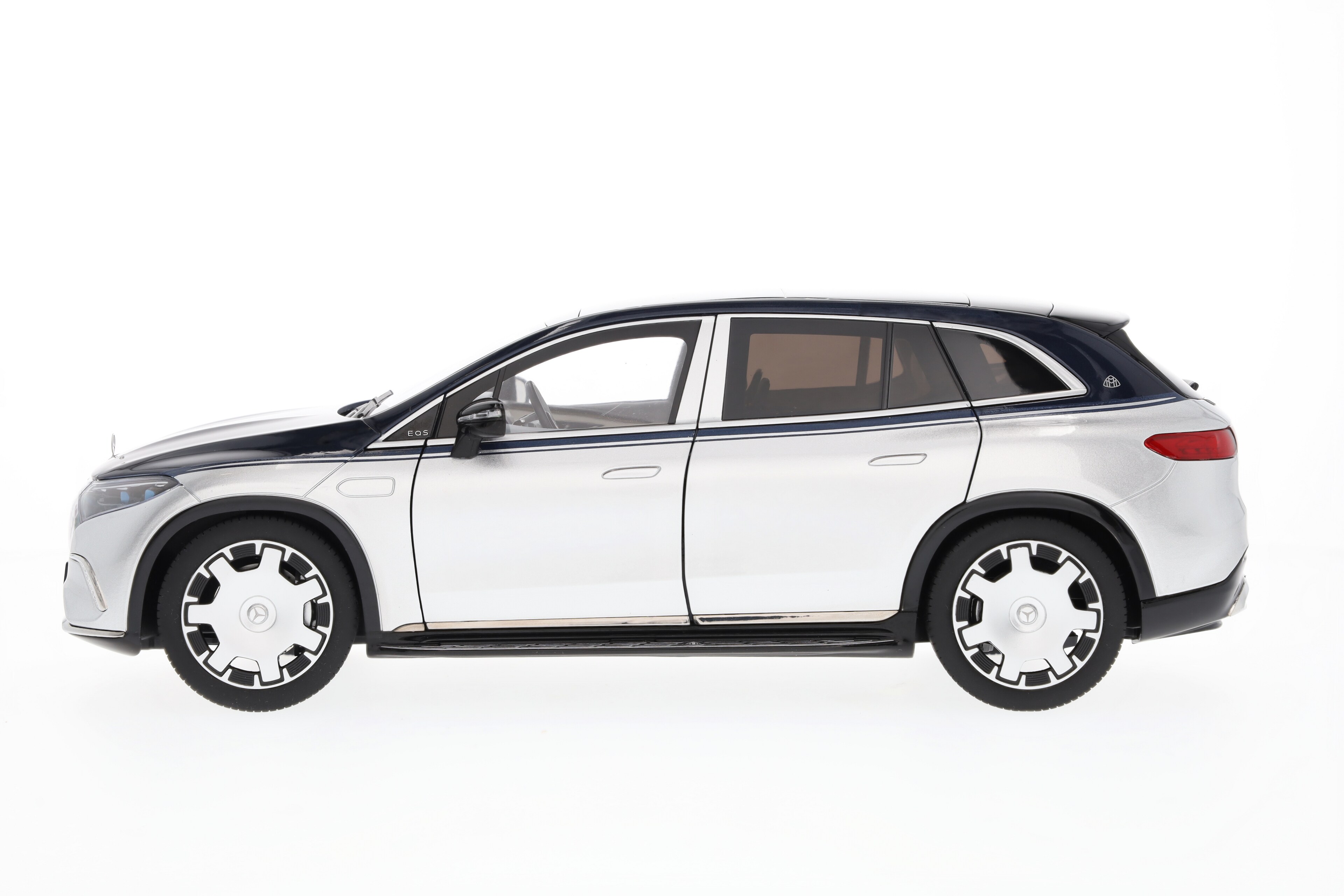 Mercedes-Benz - Mercedes-Maybach EQS 680 SUV, X296 sodalithblau / hightechsilber, 1:18