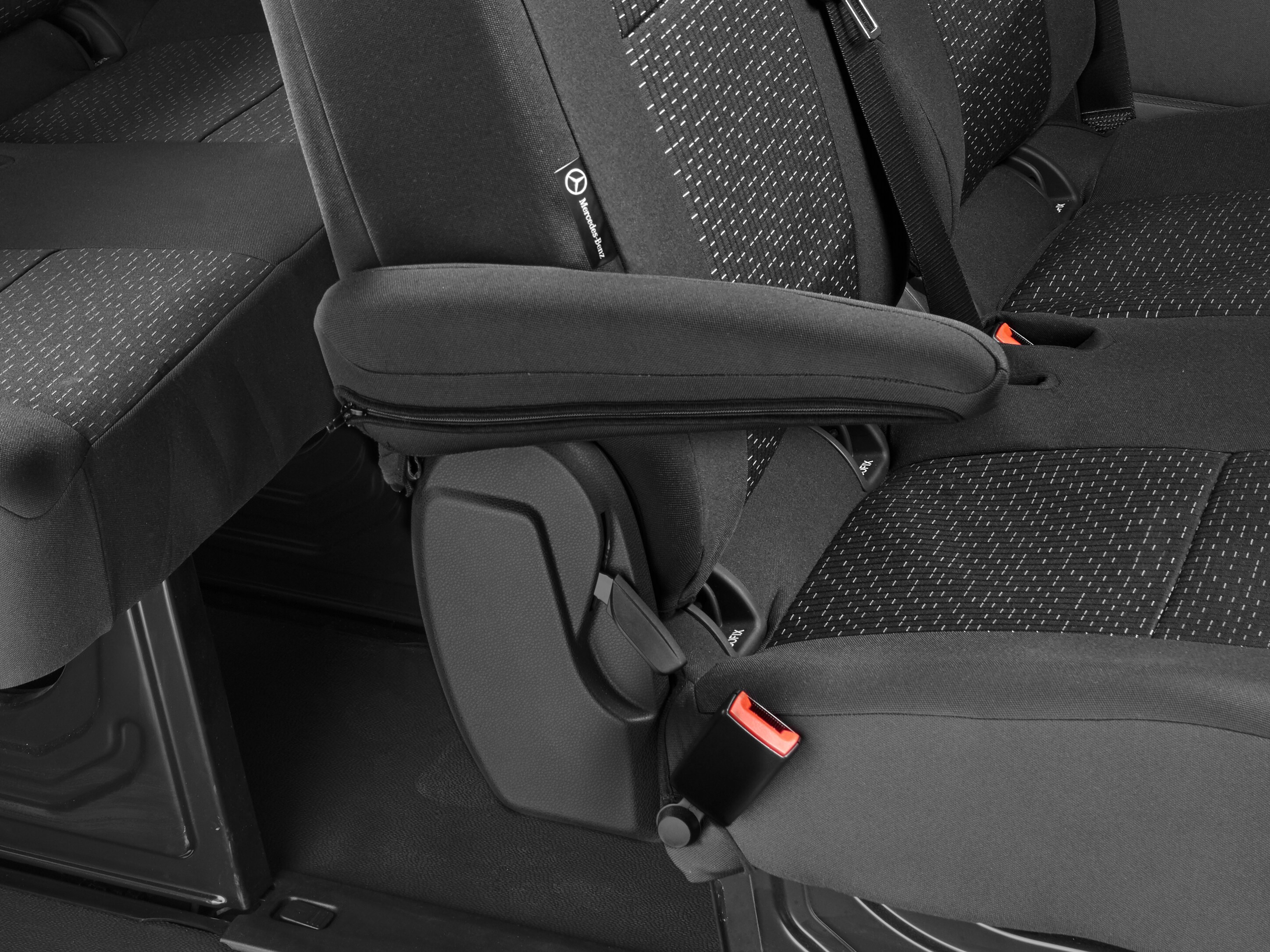 Schonbezug, Armlehne, links, Front und Fahrga