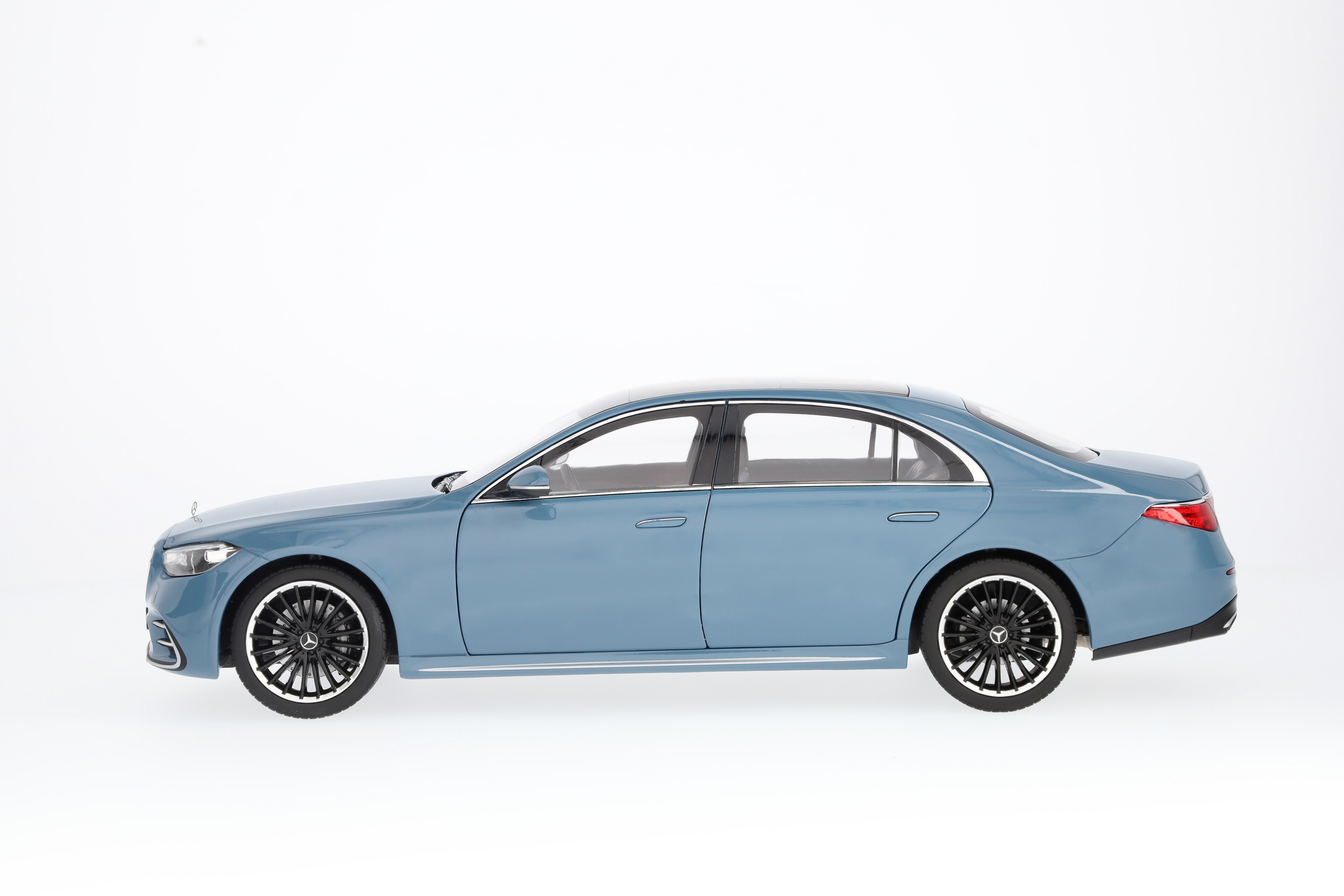 Mercedes-Benz - S-Klasse, Limousine Langversion, V223 MANUFAKTUR vintageblau uni, Norev, 1:18