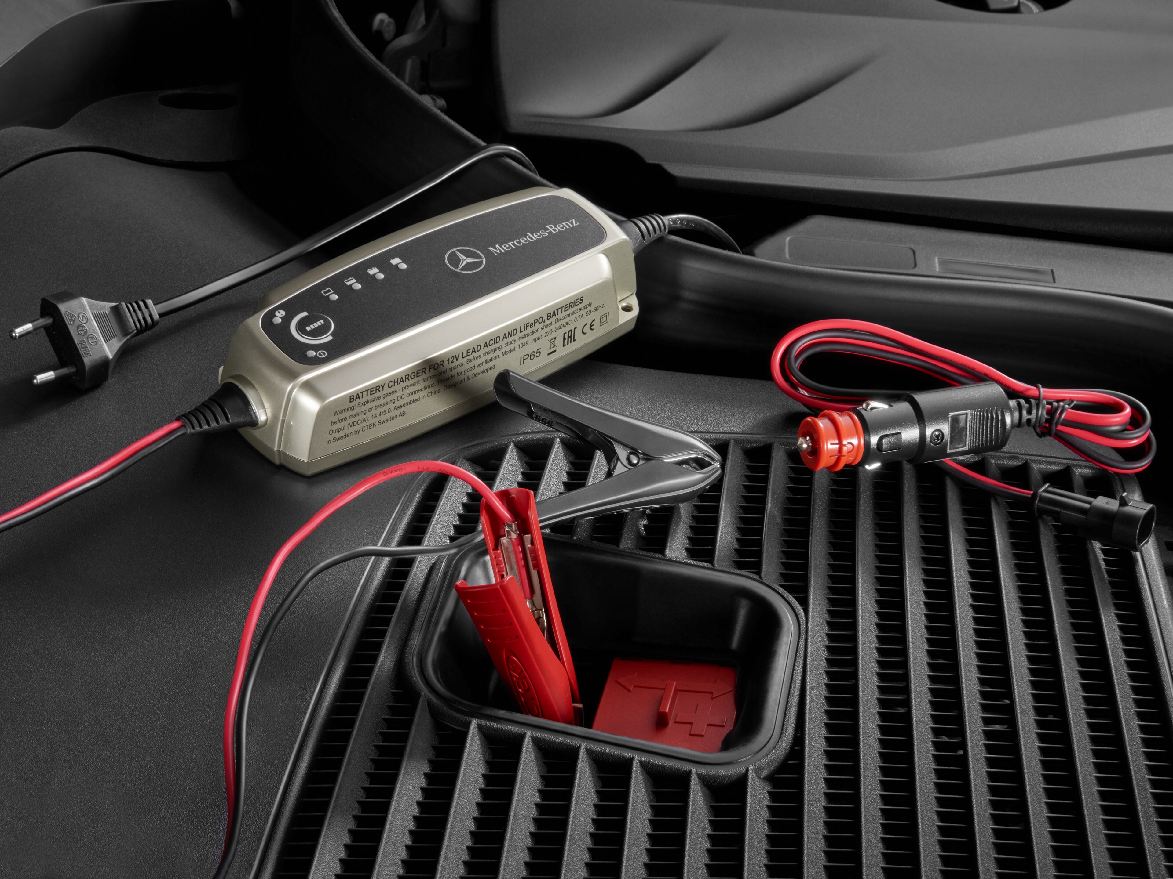 Mercedes_LadegerÃ¤t_klein_V1