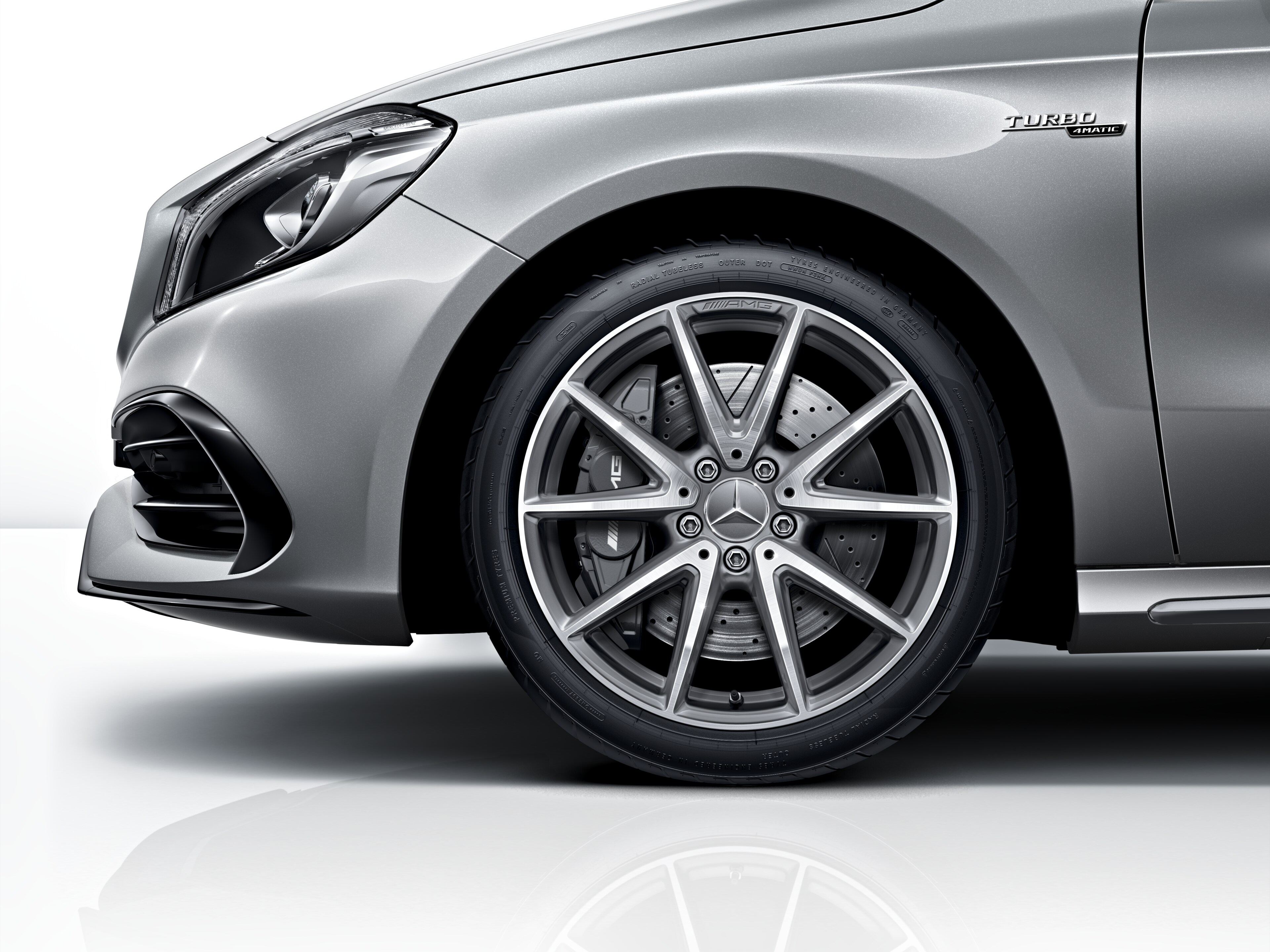 Mercedes-Benz - AMG 10-Speichen-Rad, 45,7 cm (18 Zoll) AMG 10-Speichen-Rad, 45,7 cm (18 Zoll)