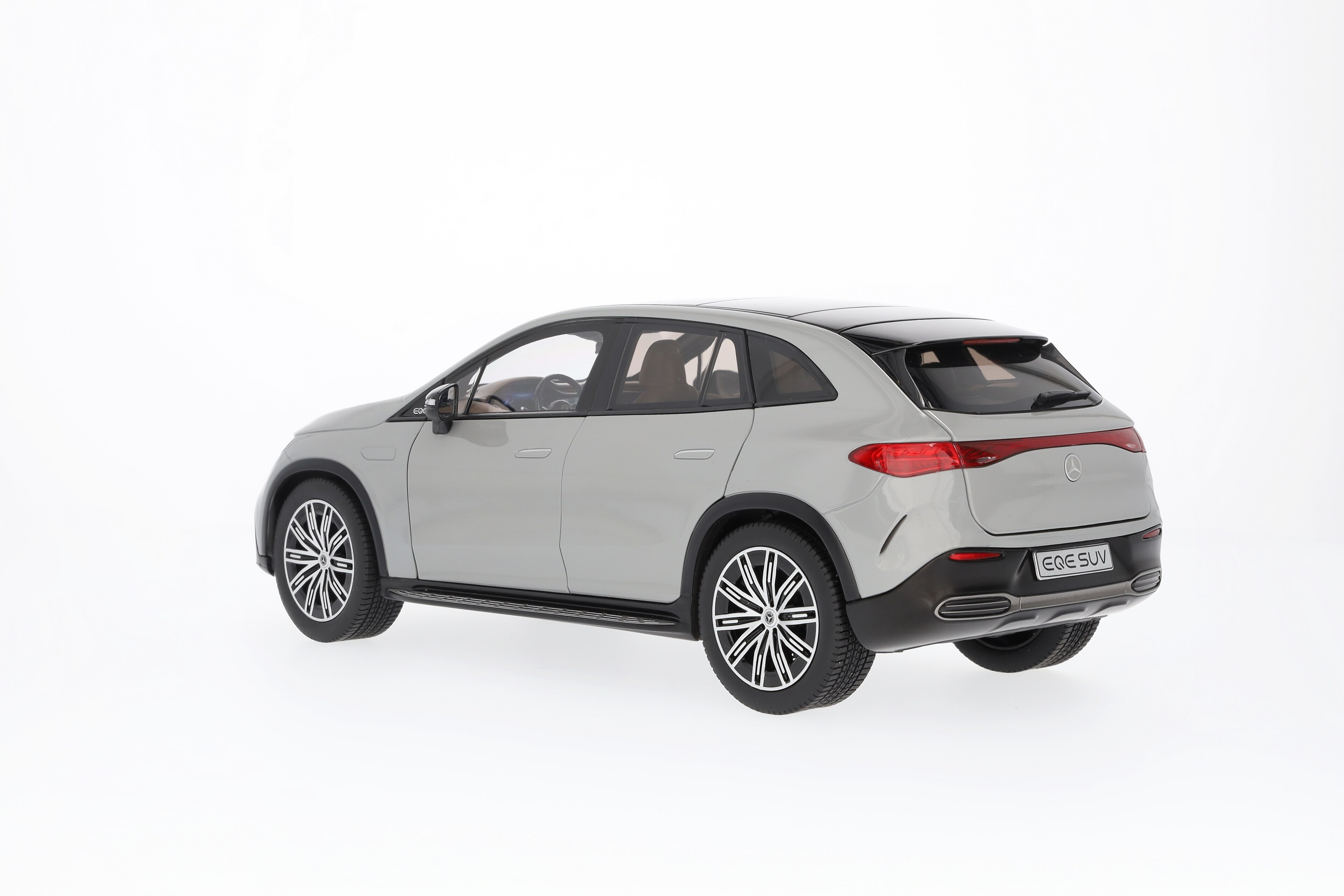 Mercedes-Benz - EQE SUV, AMG Line, X294 MANUFAKTUR alpingrau uni, NZG, 1:18