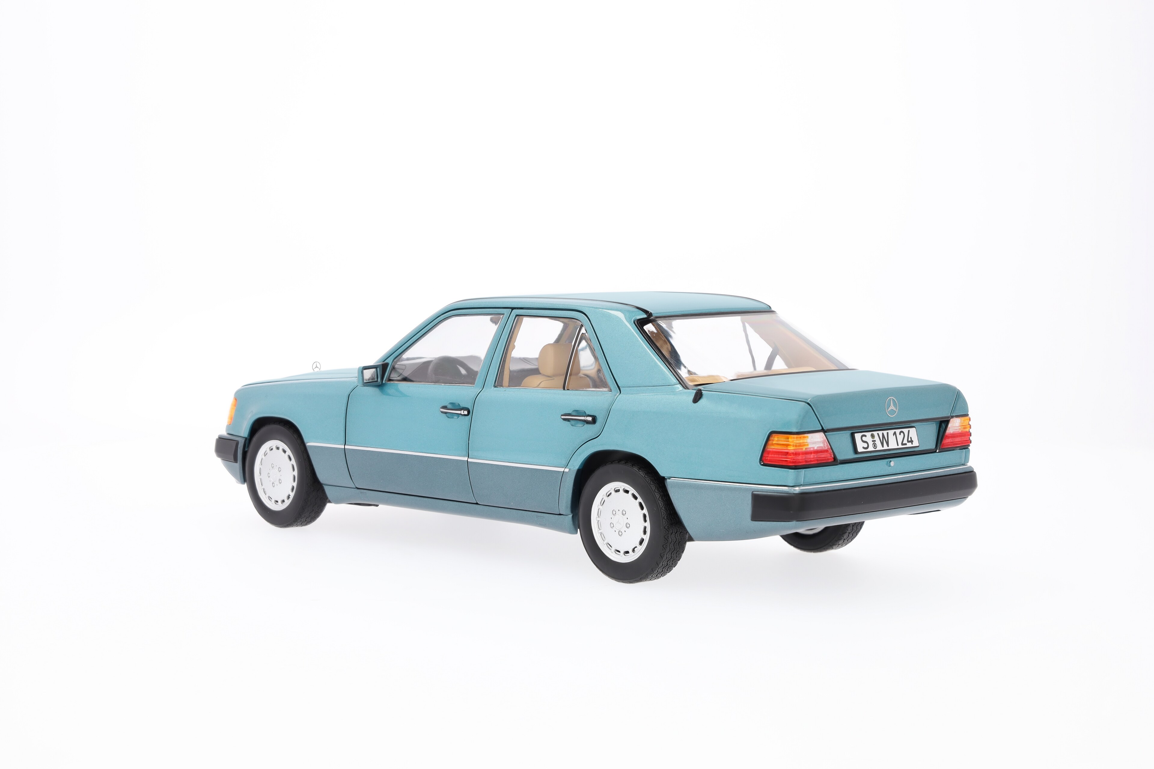 230 E W 124 (1989-1993), Limousine Beryll, 1:18