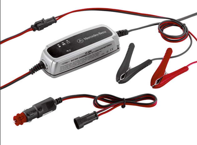 Mercedes-Benz - BATTERIELADEGERAET Teilenummer A0009820221 A0009820221
