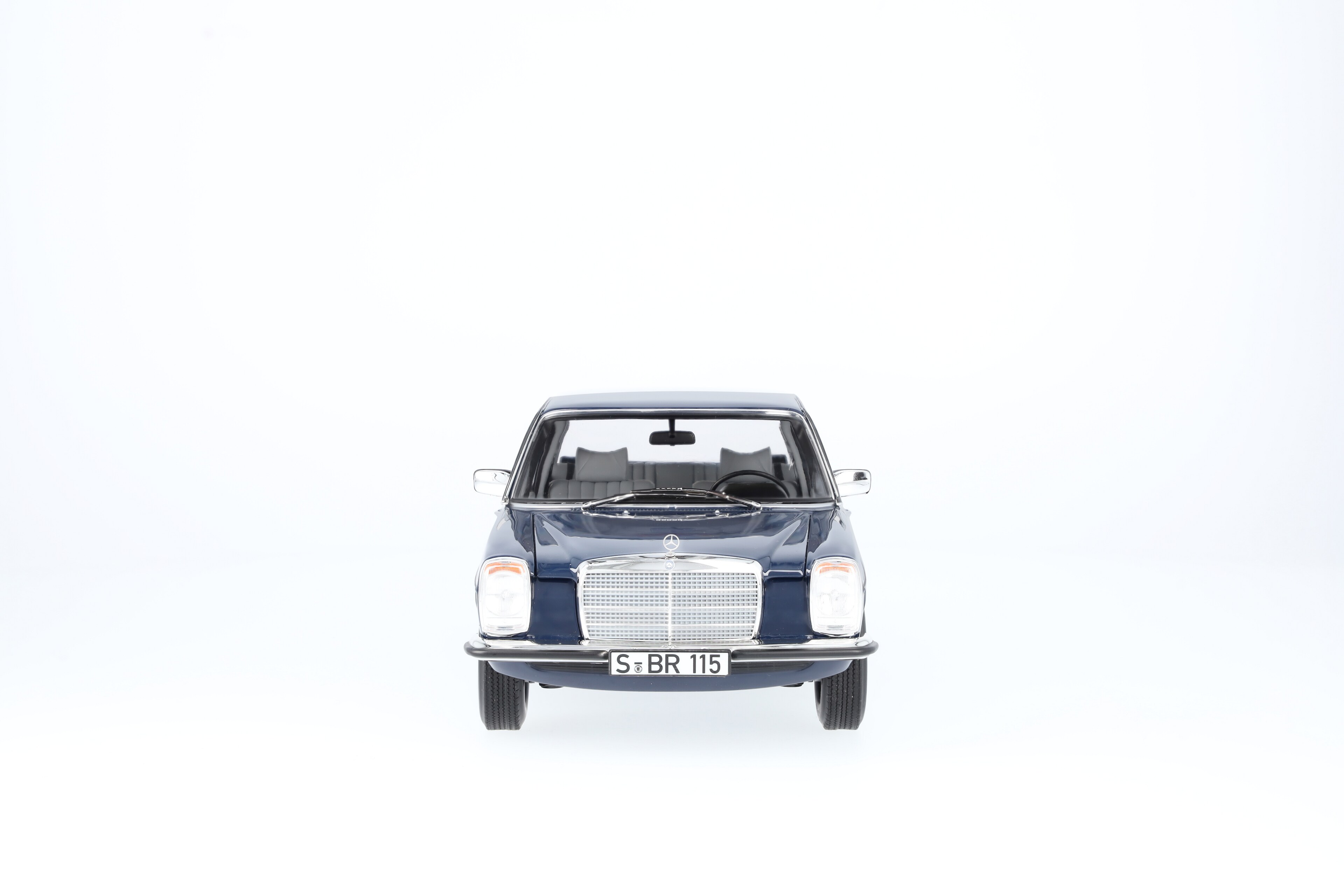 200 W 114/W 115 (1968-1973), Limousine mitternachtsblau, Norev, 1:18