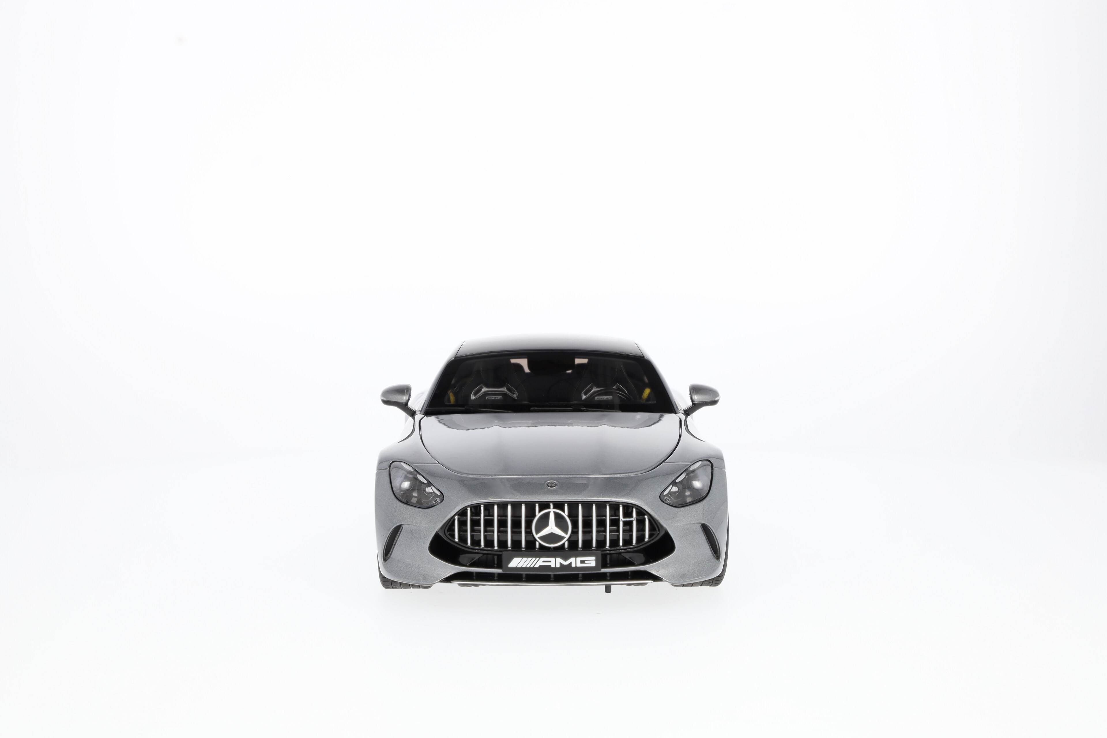 Mercedes-AMG GT 63, C192 selenitgrau, 1:18