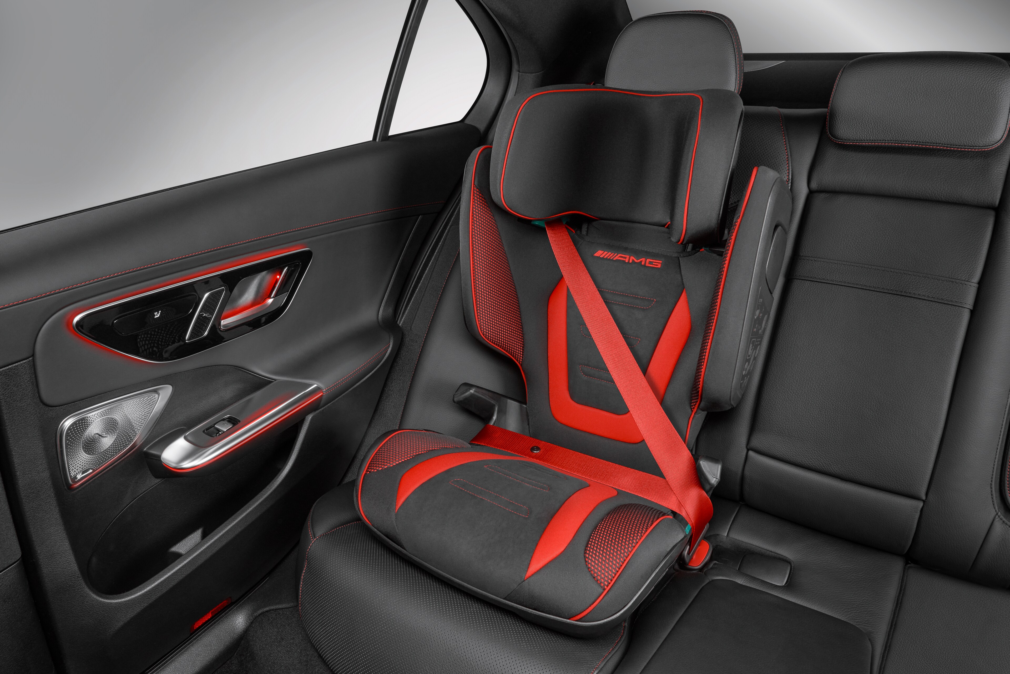 AMG Kindersitz KIDFIX, M i-SIZE schwarz / rot