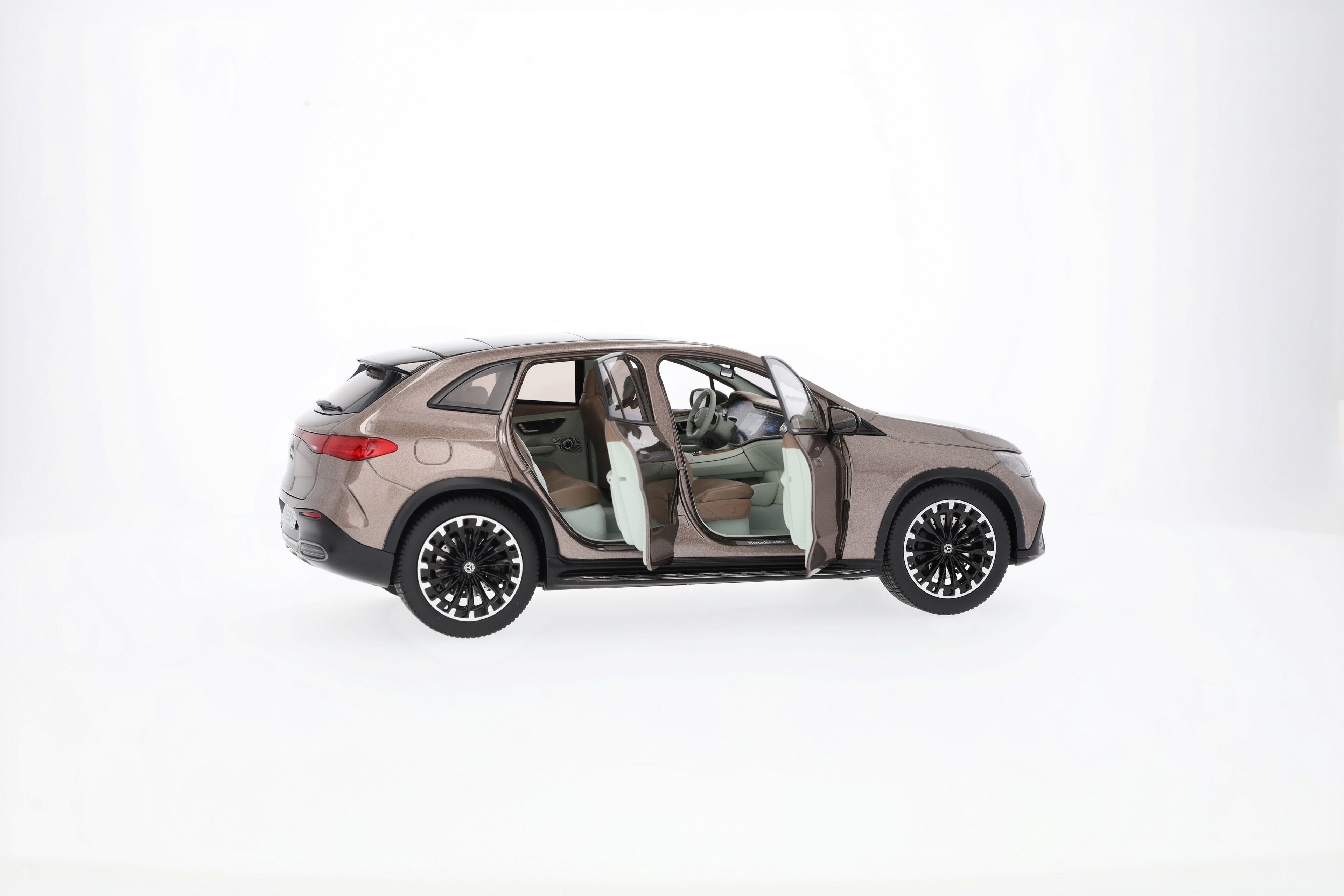 Mercedes-Benz - EQE SUV, AMG Line, X294 samtbraun, NZG, 1:18