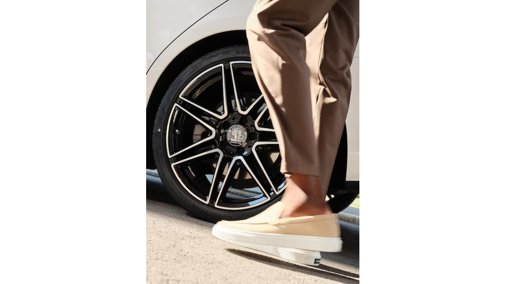 AMG Radnabenabdeckung, mit AMG Wappen silberfarben / schwarz