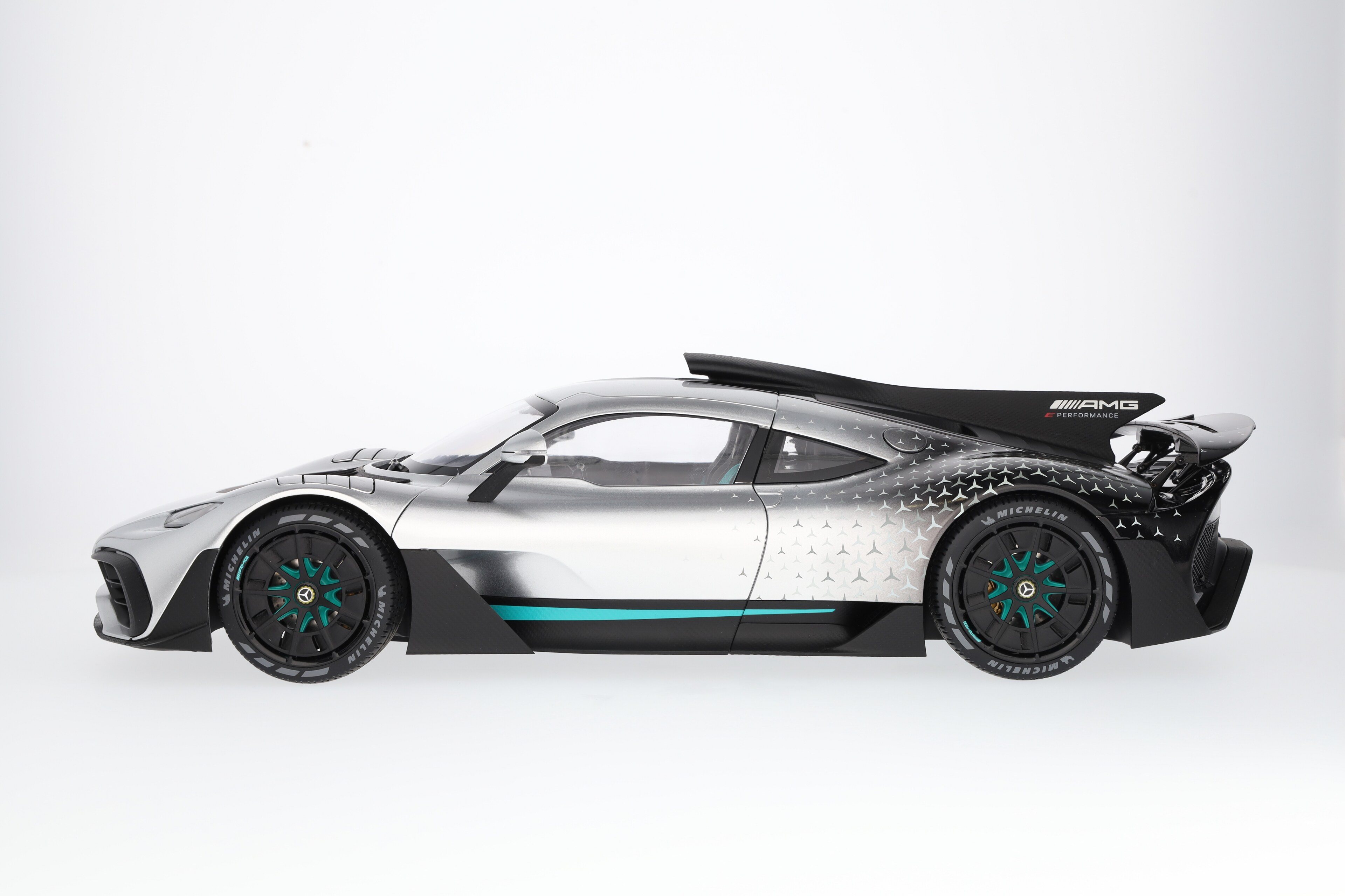 Mercedes-AMG ONE, C298, silberfarben, NZG, 1:12